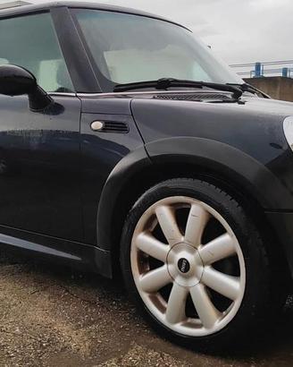 mini one  1.4 disel adatta per neopatentati