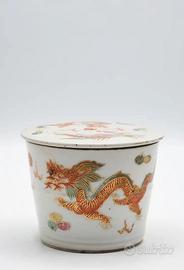 Tazza con Coperchio in Porcellana – Cina, XX Sec.
