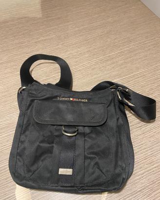 Borsa tracolla “Tommy Hilfiger”