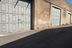 Lentini Capannone Con 3 Accessi 1000m²