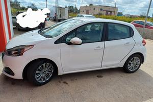 Peugeot 208 BlueHdi 75cv 