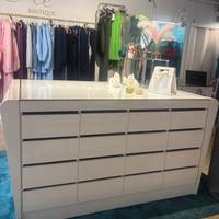 Arredamento negozio abbigliamento