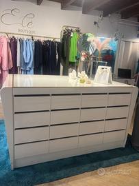 Arredamento negozio abbigliamento