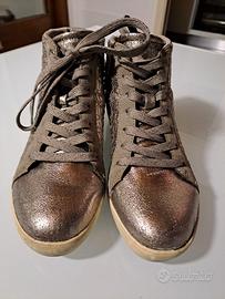 Snickers Guru argento e grigio