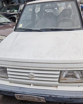Suzuki vitara 1.6 1990 per ricambi (2a)