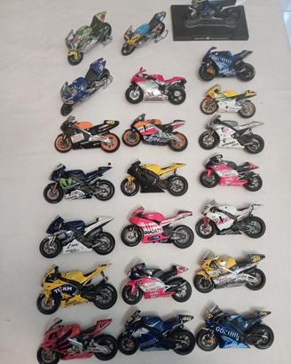 lotto 1:18 moto di Valentino Rossi 