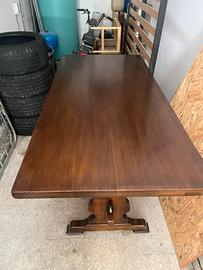 Tavolo in legno massello