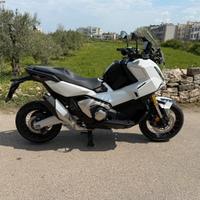Honda x-adv 750 2025