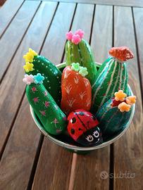 Sassi dipinti a mano 