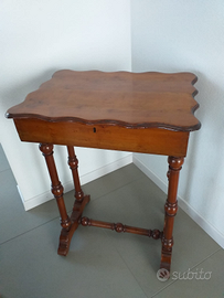 Tavolino veneziano con ribalta