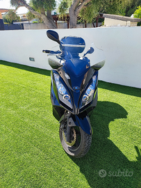 Kymco Downtown 300i con abs