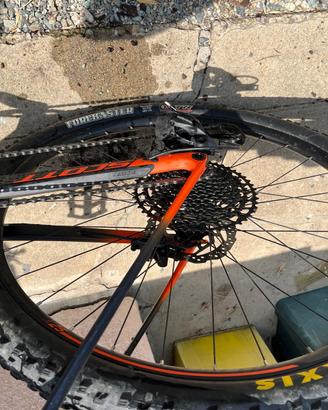 Bici Scott Scale 930