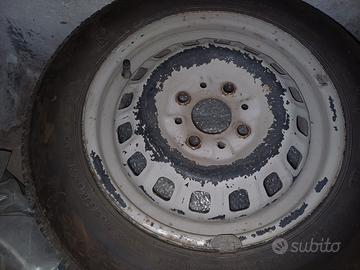 Cerchi  con gomme vecchia Panda 