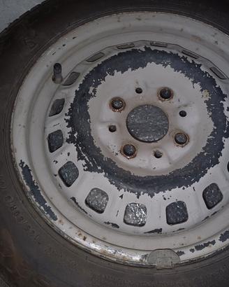 Cerchi  con gomme vecchia Panda 