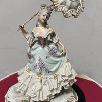 Scultura ceramica Capodimonte Dama