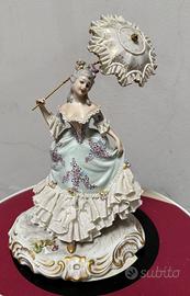 Scultura ceramica Capodimonte Dama