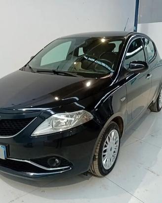 Lancia Ypsilon 1.2 69 CV 5 porte S&S Gold
