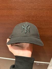 cappello nero new era regolabile