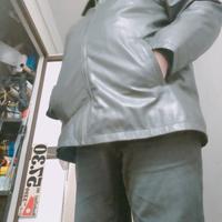 giubbotto in pelle nera taglia XXL abbondante 