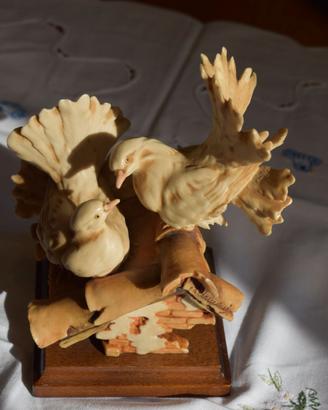 Scultura di Colombe Capodimonte in Bisque