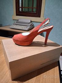 Scarpe colore corallo