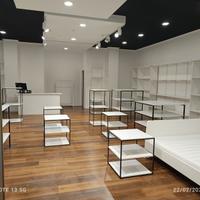 Arredamento completo per negozio