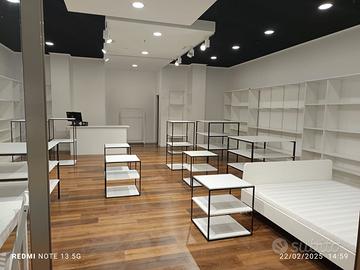 Arredamento completo per negozio