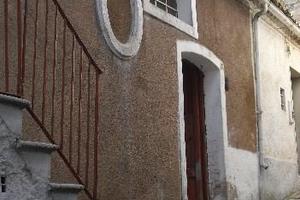 Abitazione p. t.più cantina