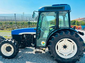 NEW HOLLAND TN85FA