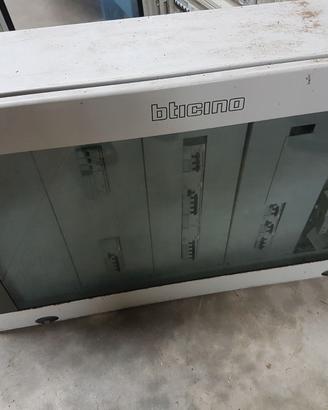 Quadro elettrico Bticino trifase 110x70 vetro
