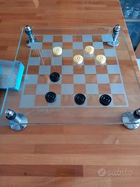 Scacchiera con dama nuova