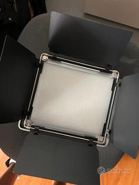 Neewer Rgb led 660 pro , luce led professionale