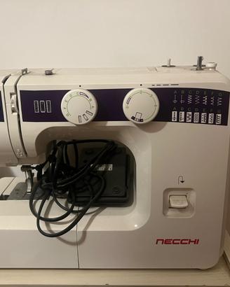 Macchina da Cucire Necchi 120