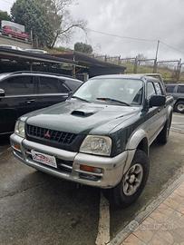 Mitsubishi L200 2.5 TDI 4WD Club Cab Pick-up GLS