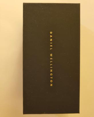 Daniel Wellington con cinturino in pelle marrone