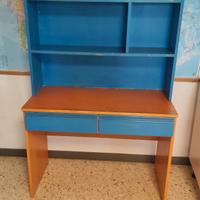 scrivania con libreria bambino/a