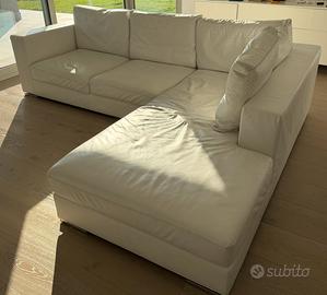 Divano in pelle bianca