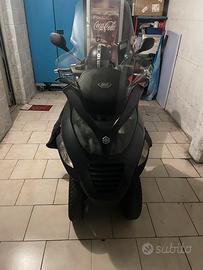 Piaggio Mp3 250
