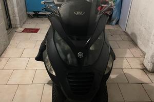 Piaggio Mp3 250