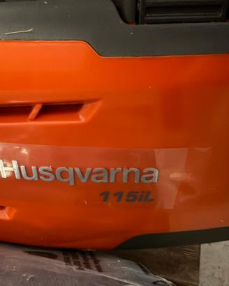 Tagliabordi a batteria husqvarna 115 iL