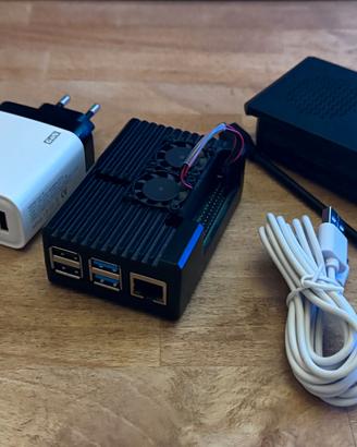 Raspberry Pi 4 8GB con Alimentatore e Doppio Case