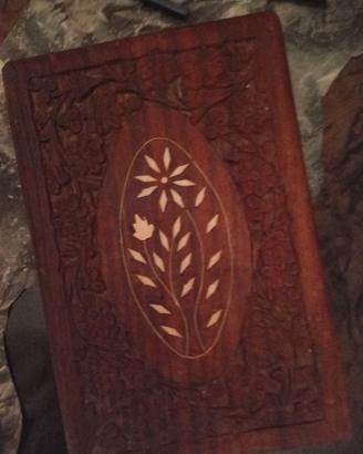 porta sigari in legno intagliato a mano 