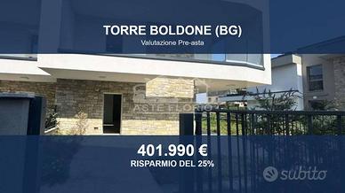 Immobile in asta di 252 m² con box auto doppio a T