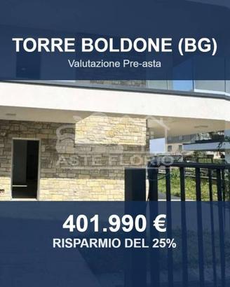 Immobile in asta di 252 m² con box auto doppio a T