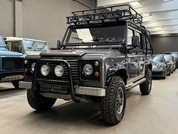 LAND ROVER Defender 110 TD5 CREW CAB TOMB RIDER