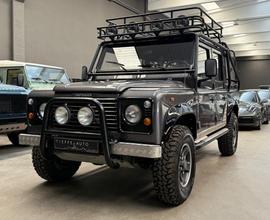LAND ROVER Defender 110 TD5 CREW CAB TOMB RIDER