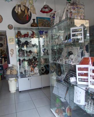 Negozio stagionale bijoux avviato finale ligure