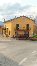 Villetta singola con aplio giardino