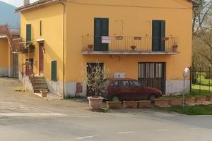 Villetta singola con aplio giardino