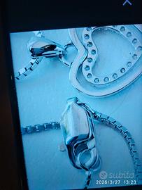 collana con ciondolo 